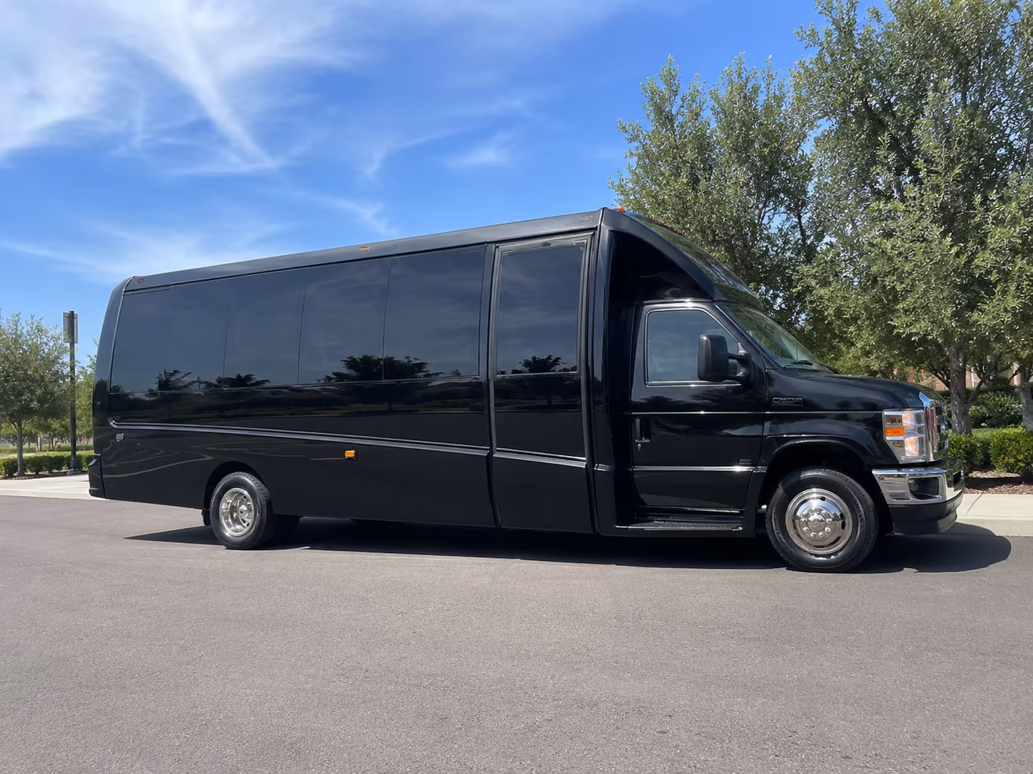 concert shuttle buses for corporate groups and private events near south fulton