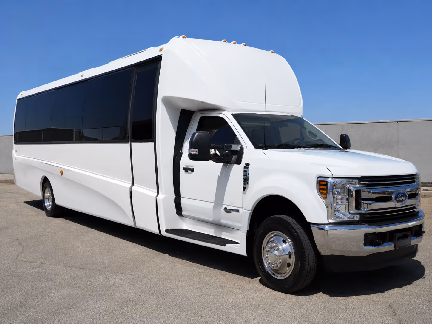minibus rentals for south fulton prom groups who want comfort without the full bus