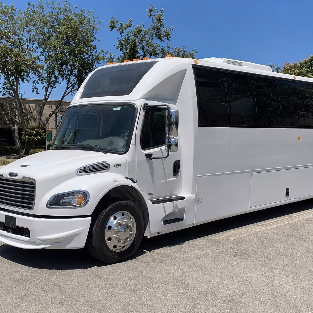 party buses and fan buses to hawks games at state farm arena