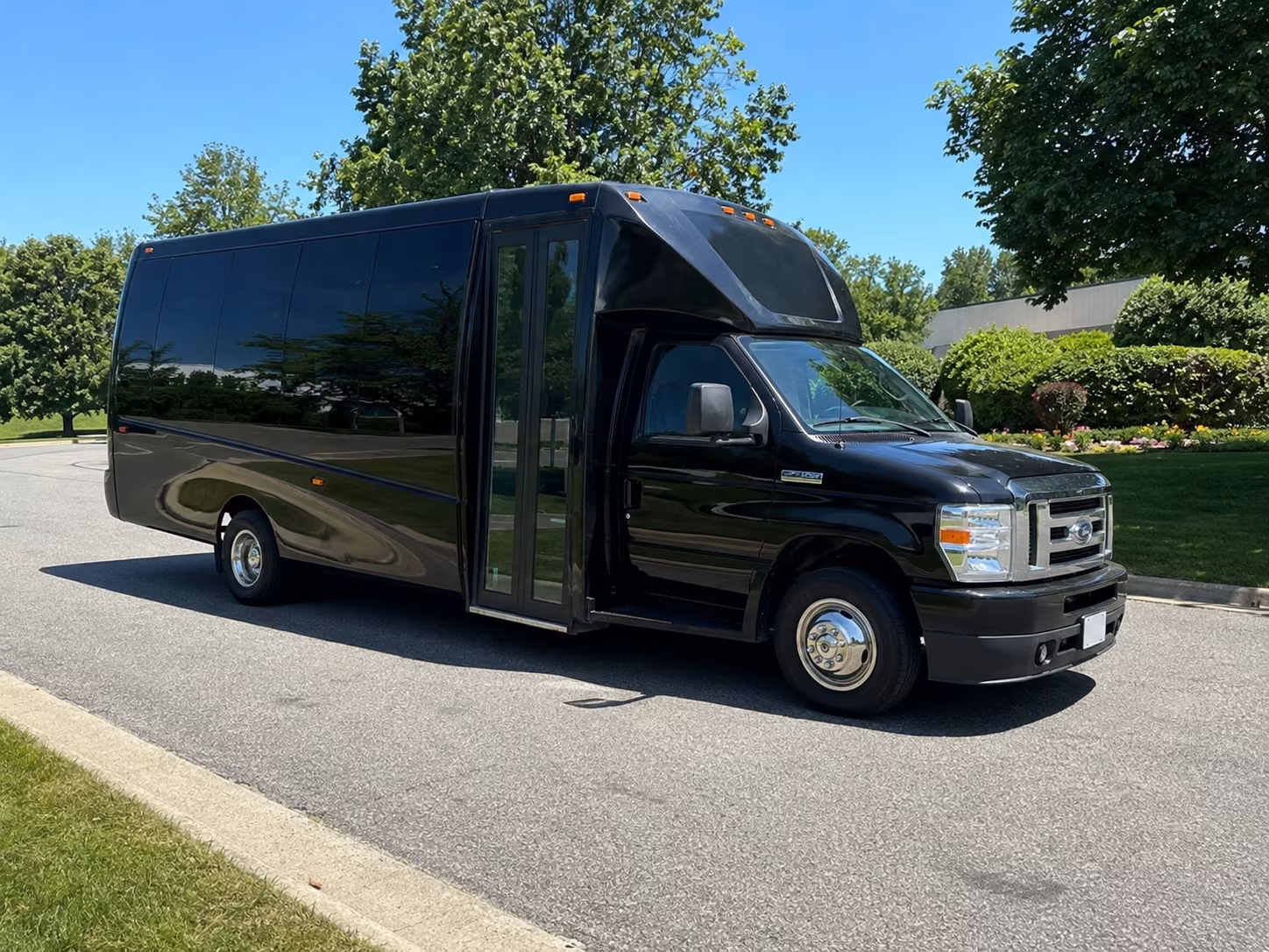 party buses to ameris bank amphitheatre in alpharetta